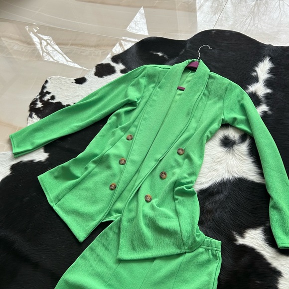 PERFECT condition 2 piece set - from PLT - Picture 4 of 5